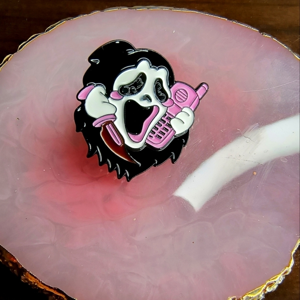 Women’s Jewelry Pink, White, & Black Scream Ghost with knife & phone Enamel Pin